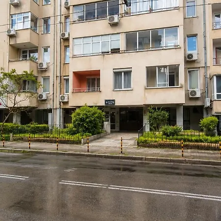 Comfortable In The Centre